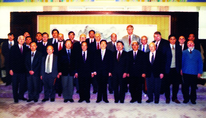 方毅副总理接见参加第五次中美高能会谈