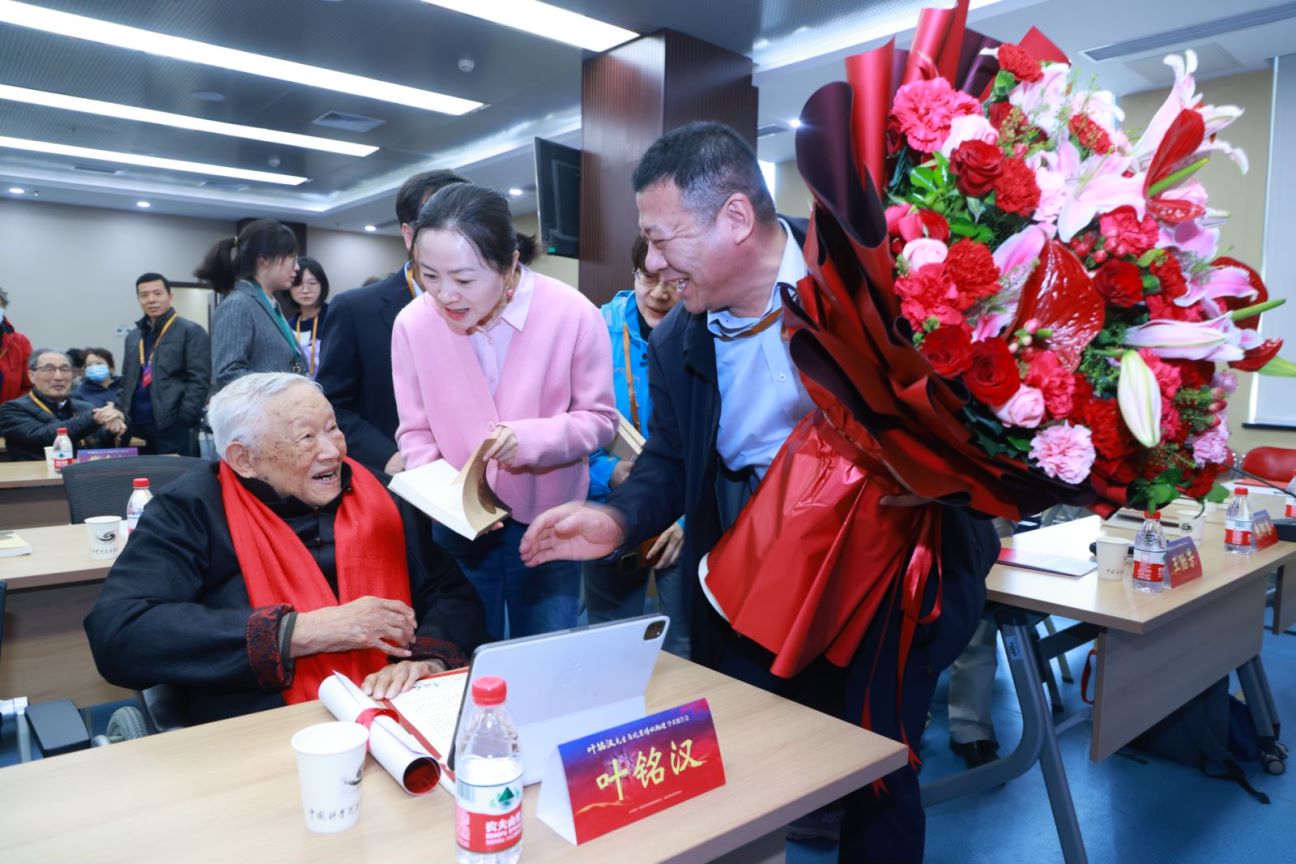 著名实验高能物理学家